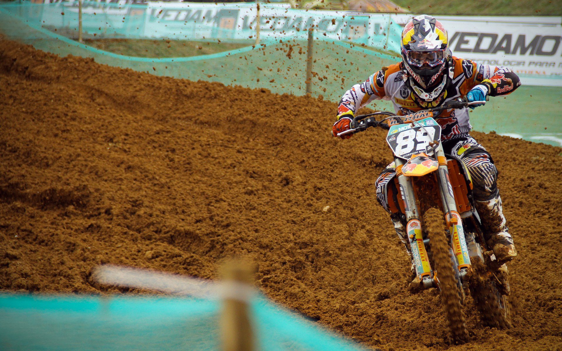 “英超大战一触即发，胜局之变引发广泛关注”，英超比赛集锦