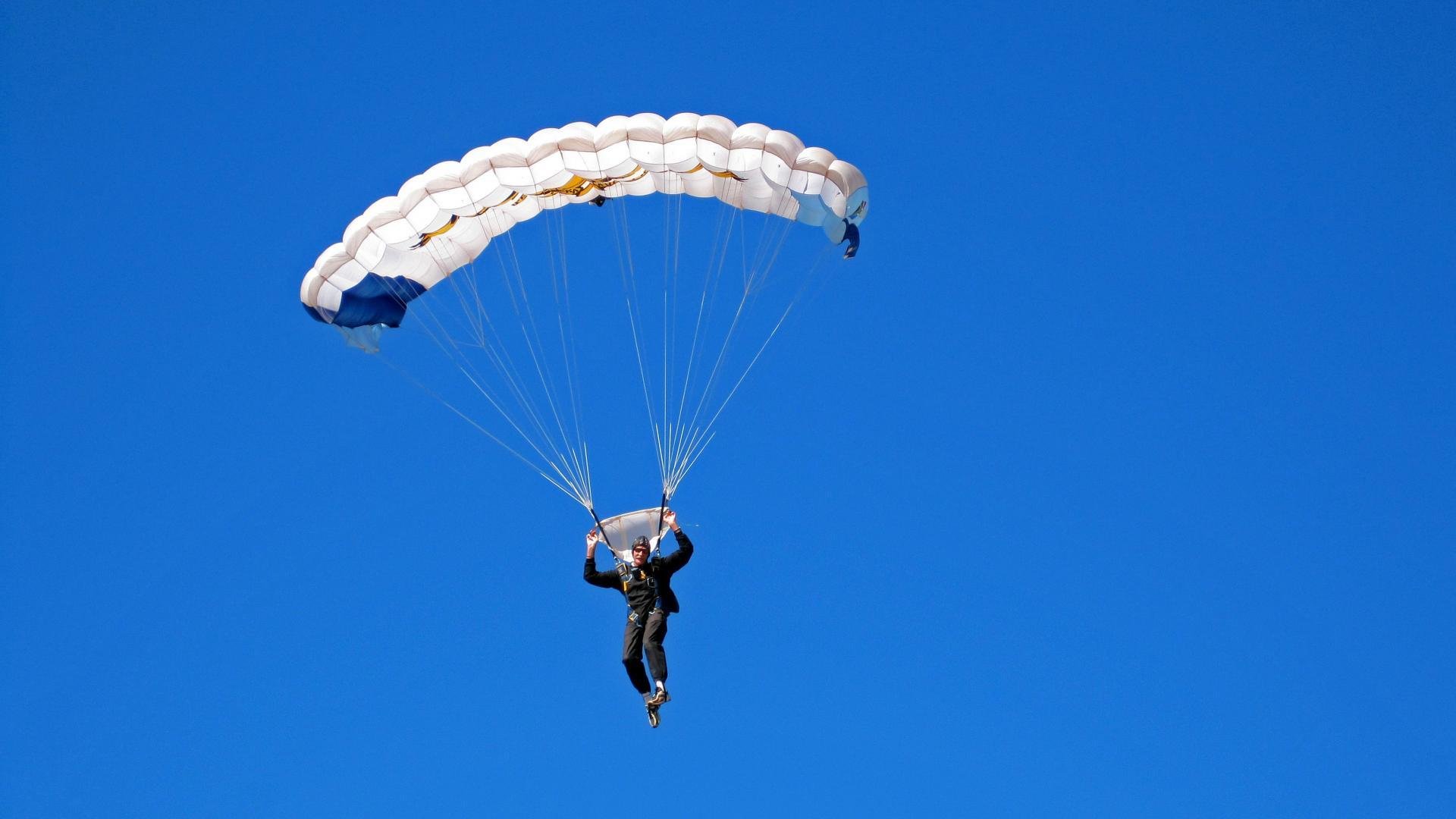 电竞女神COS出战夺冠，引爆二次元体育圈，电竞职业选手的玩cos的